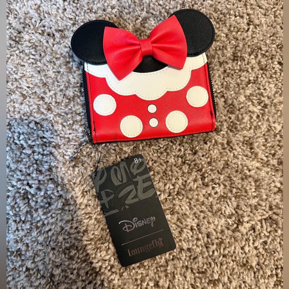 NWT Loungefly Minnie Mouse Classic Theme Wallet